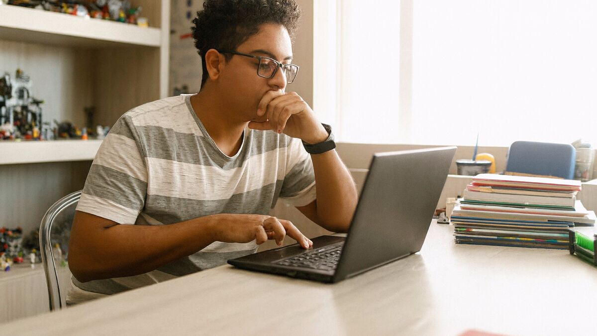 F7b0c3d6e9f2a5b8c1d4e7f0a3b6c9d2